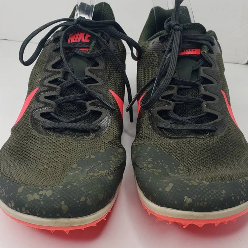 NIKE UNISEX ZOOM RIVAL D 10 TRACK SPIKE OLIVE/CRIMSON (907566-300) US 13 UK 12